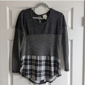 TruSelf Mixed Media Gray and Black Tunic with Lace Detail, Size Medium